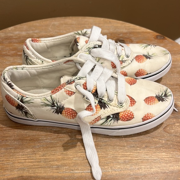 Vans. Pinapple Print.  Women’s 5 - Picture 5 of 15